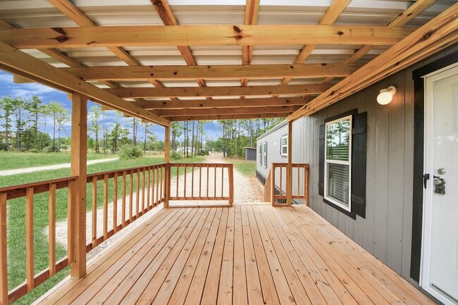 Building Photo - 1556 Brown Rd