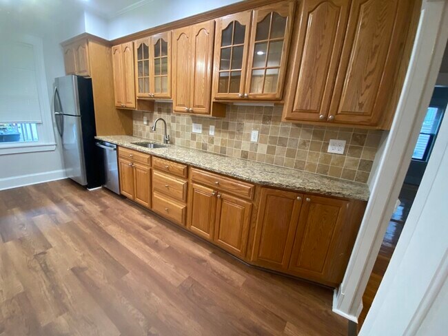 Building Photo - 469 Ashmont St