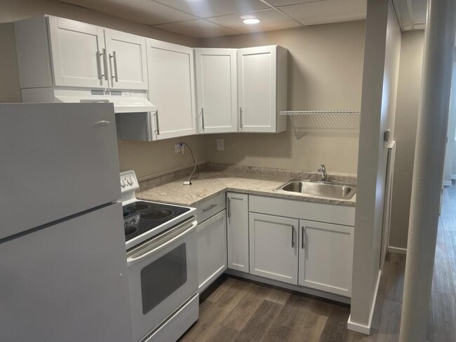 Building Photo - 108 N McAree #BD