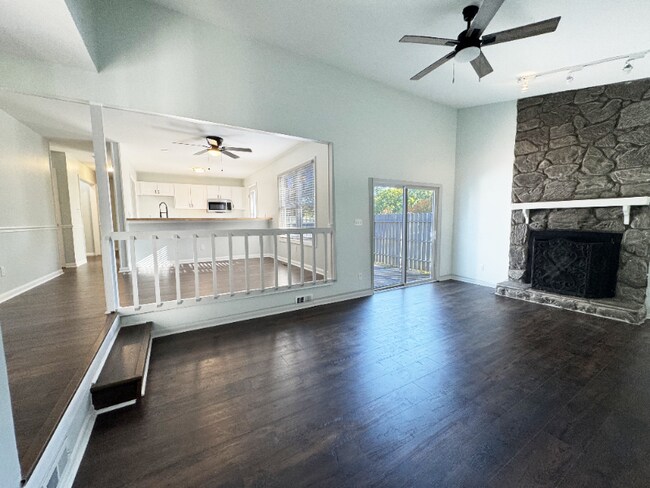 Foto del edificio - 599 Moriston Rd