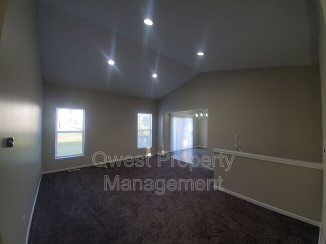 Building Photo - 6981 Sienna Dr SE