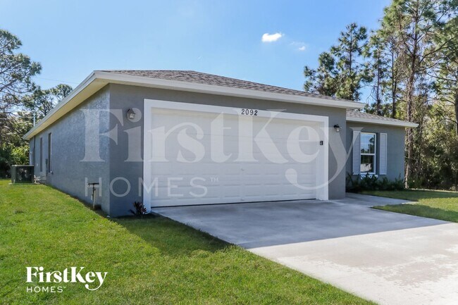 Building Photo - 2092 SW Altman Ave