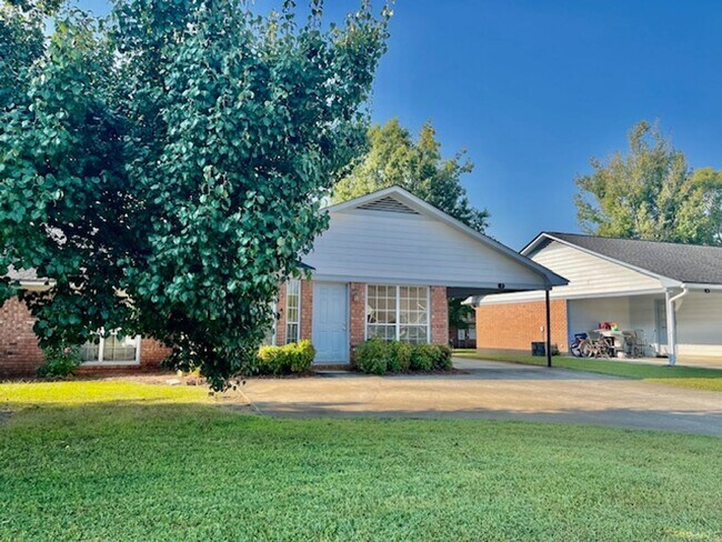 Foto del edificio - Rockcreek Dr #3 &amp; 355 Mathis