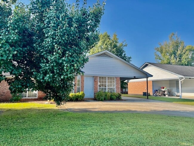 Building Photo - Rockcreek Dr #3 &amp; 355 Mathis