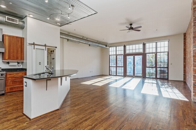 Family Room - 1441 Wazee St