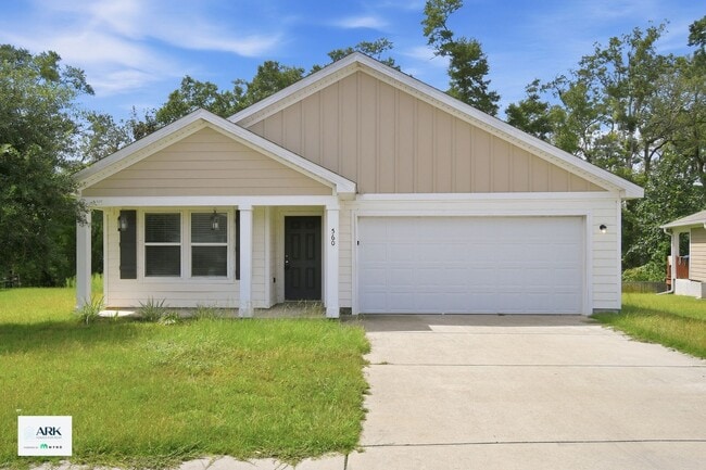 560 Riverwalk Cir