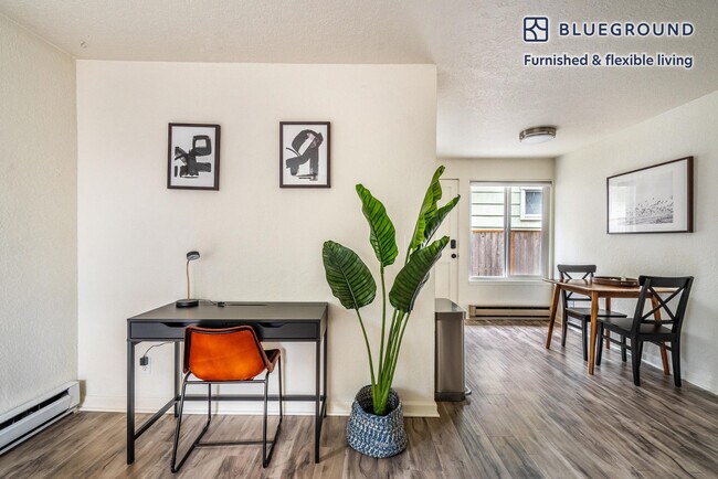 Foto del edificio - 4259 Woodland Park Ave N