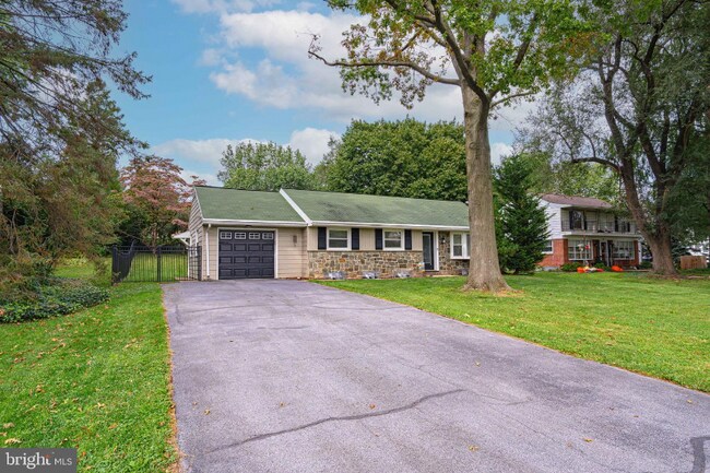 Foto del edificio - 41 Roosevelt Blvd