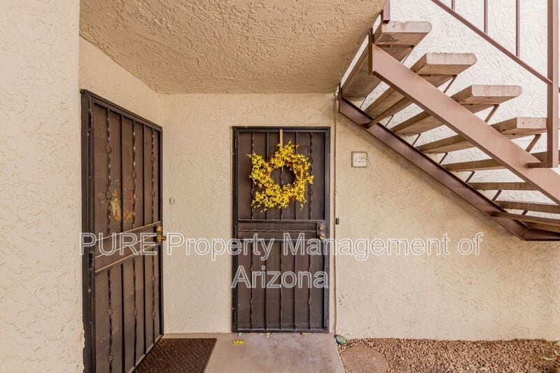 Primary Photo - 10444 N 69th St