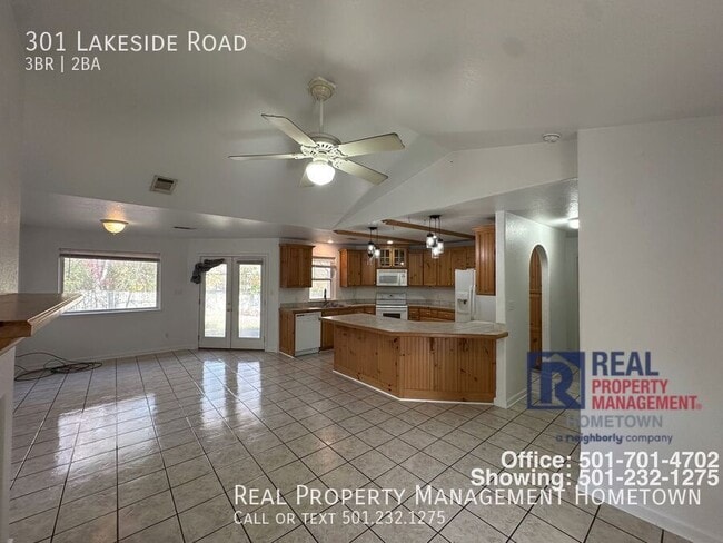 Foto del edificio - 301 Lakeside Rd