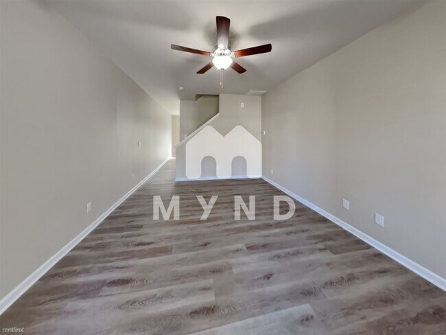 Building Photo - 3 br, 2.5 bath Townhome - 3217 Weaver Ln