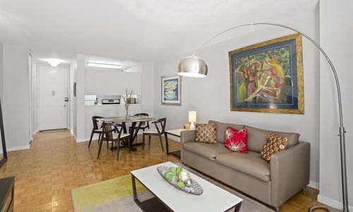 Foto principal - 147 E 48th St