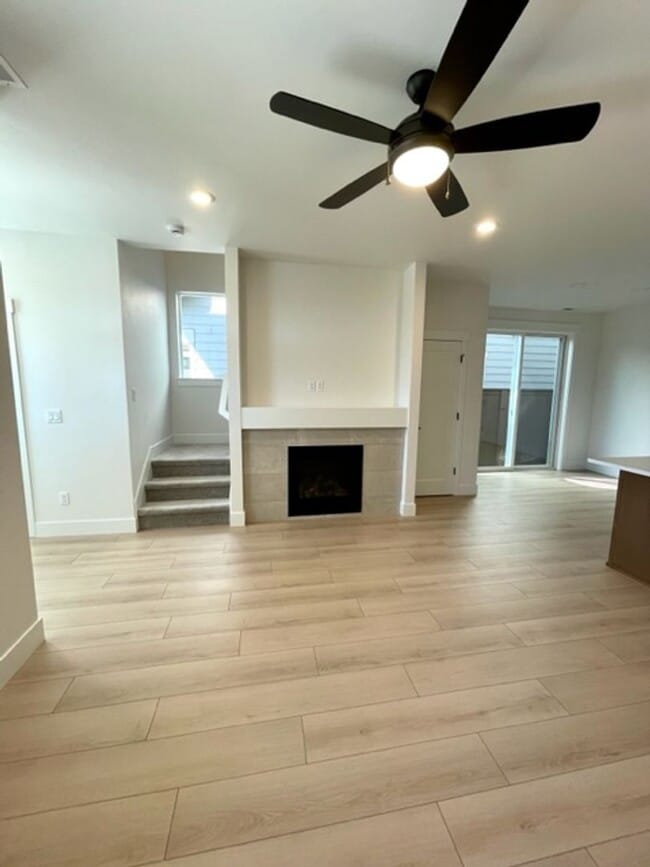 Building Photo - 3070 NE Terreo Pl
