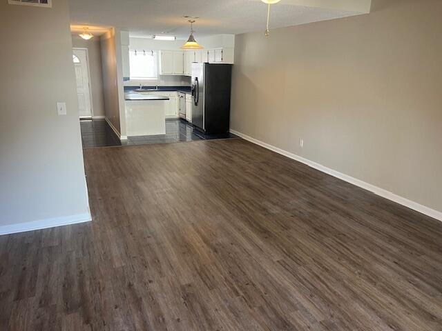 Foto del edificio - "Charming 2-Bed Townhouse with Cozy Fireplace in Prime Fort Walton Beach Location!"