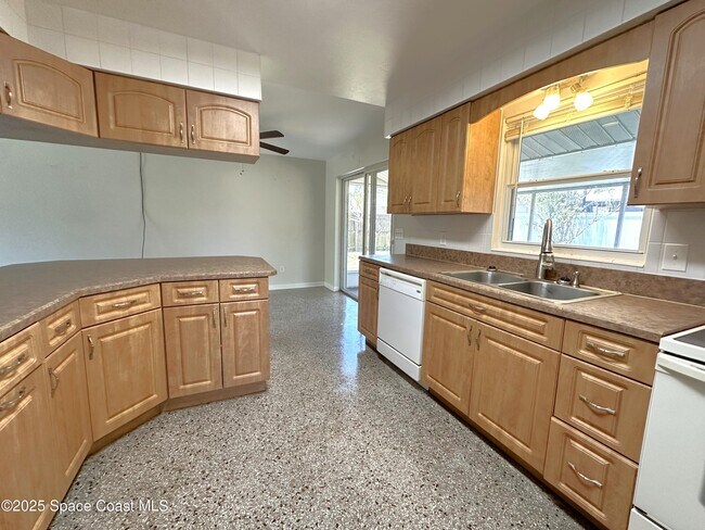 Foto del edificio - 4780 E Key Dr