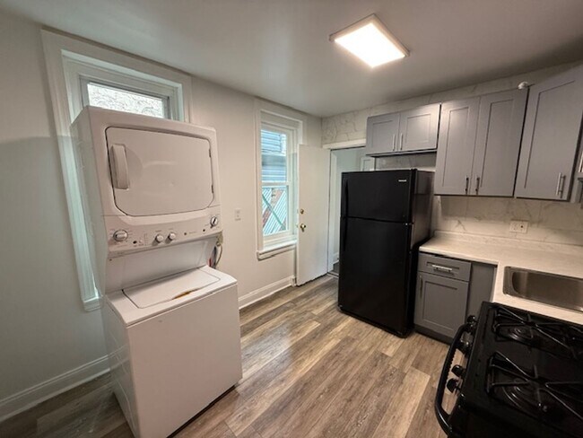 Foto del edificio - Spacious 3-Bedroom Home in North Philadelphia
