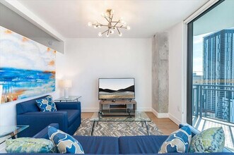 Building Photo - 460 NE 5th St