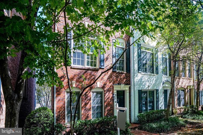Building Photo - 316 Fallsgrove Dr