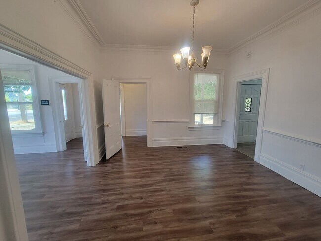 Building Photo - SAC T 9081-9085