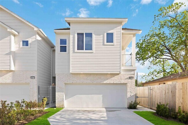 Building Photo - 5314 Suez St