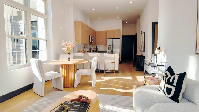 Interior Photo - Lexington on Broadway