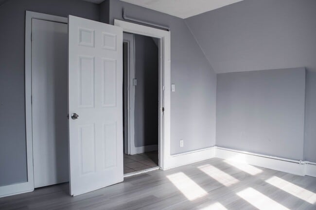 Building Photo - 91 Henry St