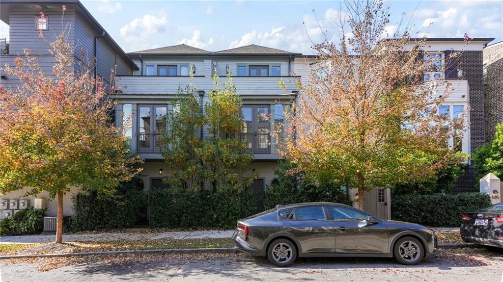 Foto principal - 689 Fraser St SE