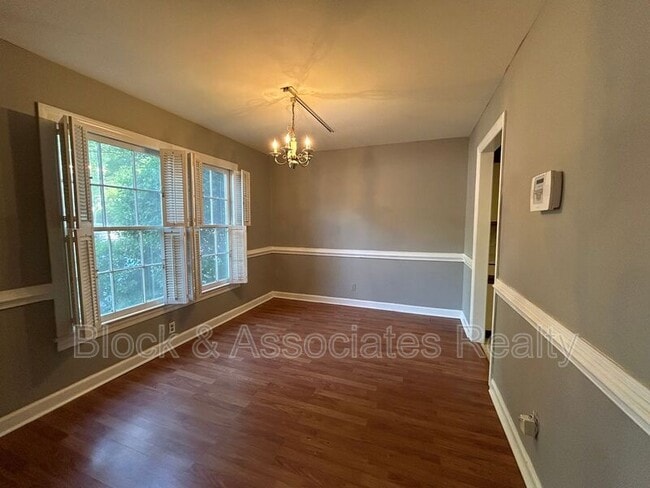 Building Photo - 640 Rugby Row