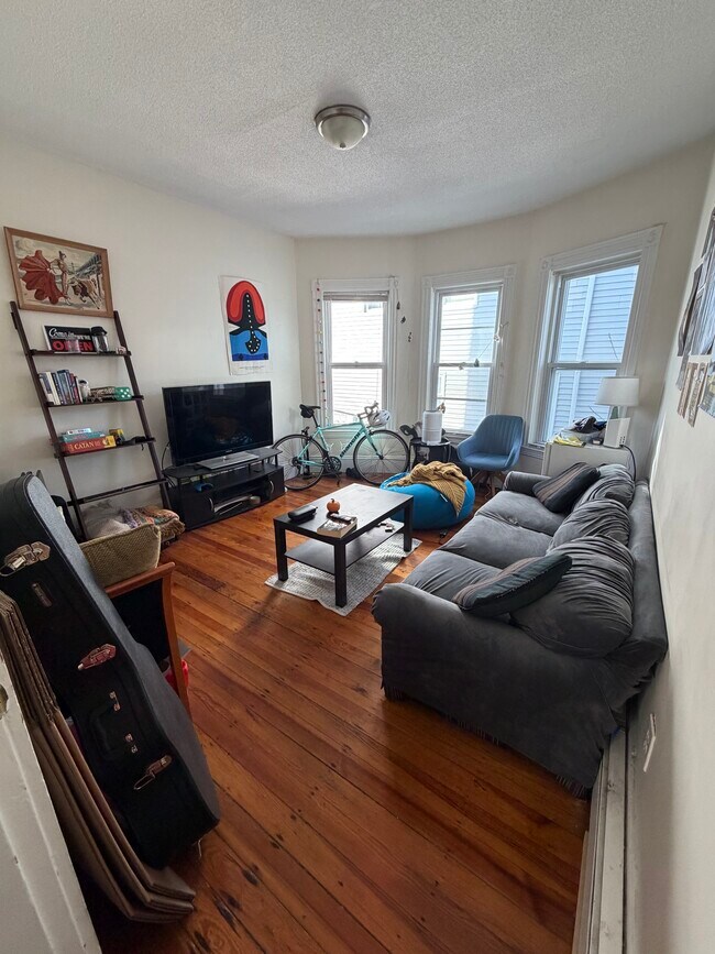 Building Photo - 68 Winchester St