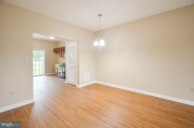 Building Photo - 210 Huntington Ln