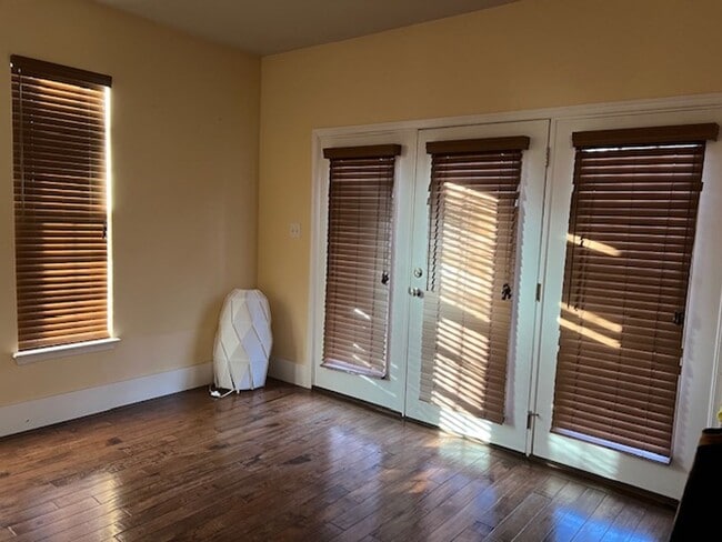 Building Photo - Single Family House