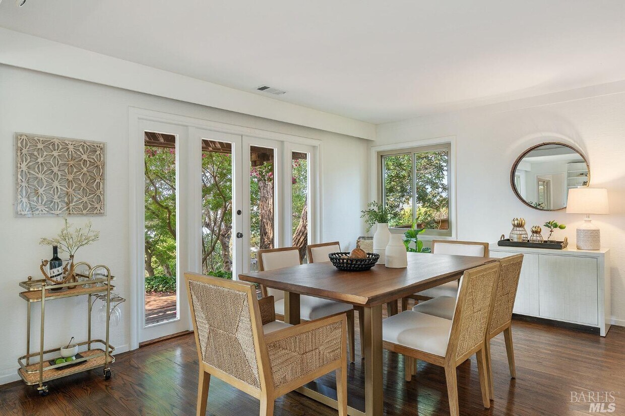 Primary Photo - 765 Tiburon Blvd