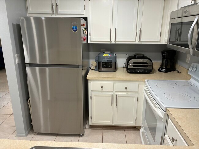 Foto del edificio - 19505 Quesada Ave