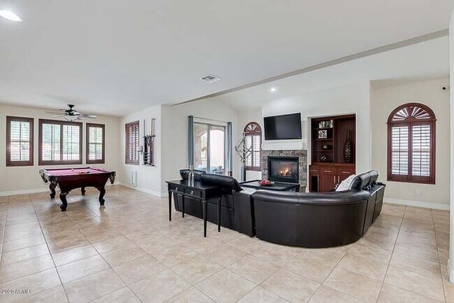 Building Photo - Stunning Aviano in Desert Ridge