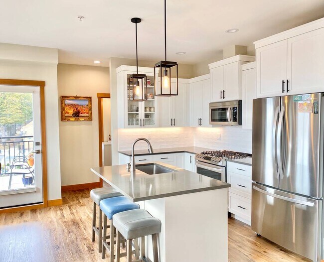 The Terrace in Historic Downtown Lynden 610 Front St Lynden, WA