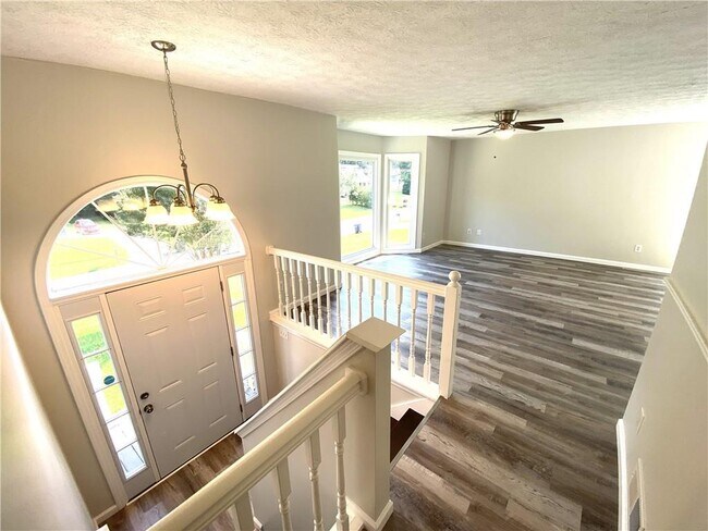 Foto del edificio - 109 Indian Trail Dr