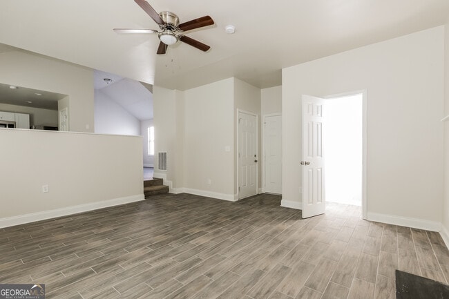 Foto del edificio - 10057 Tara Glynn Dr