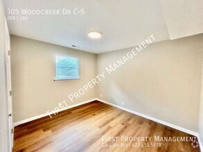 Building Photo - 305 Woodcreek Dr C