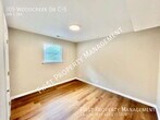 Foto principal - 305 Woodcreek Dr C