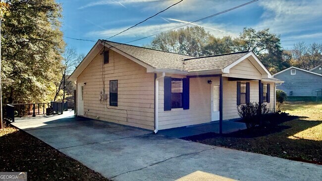 Foto del edificio - 110 Central Lake Dr