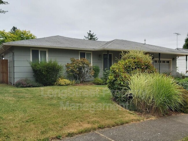 Building Photo - 320 NE Cambridge Cir