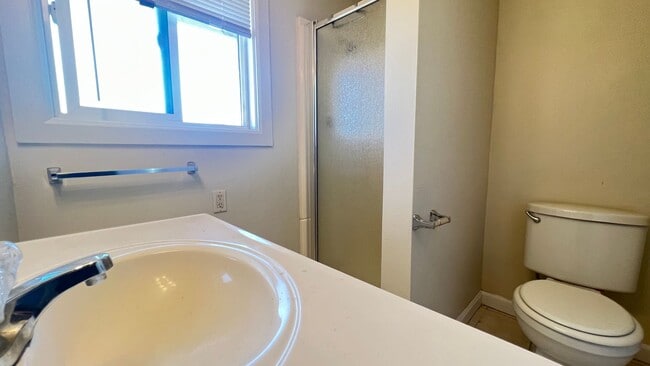 Building Photo - Cute 1 Bedroom Unit in Buena Park Tri-Plex