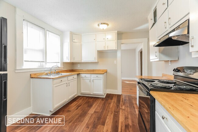 Building Photo - 349 Robison Dr