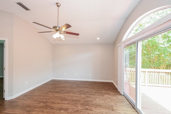 Foto del edificio - 3401 Millcrest Dr