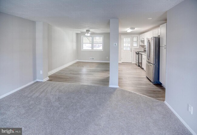 Building Photo - 916 Foxcroft Ln