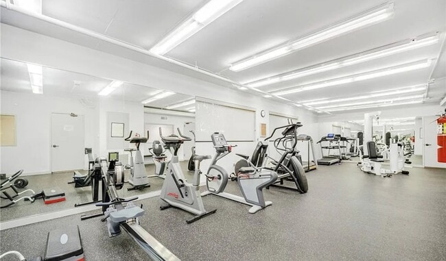 Building Photo - 1880 VETERAN Ave