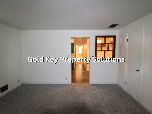 Building Photo - 810-812 Alhambra Dr
