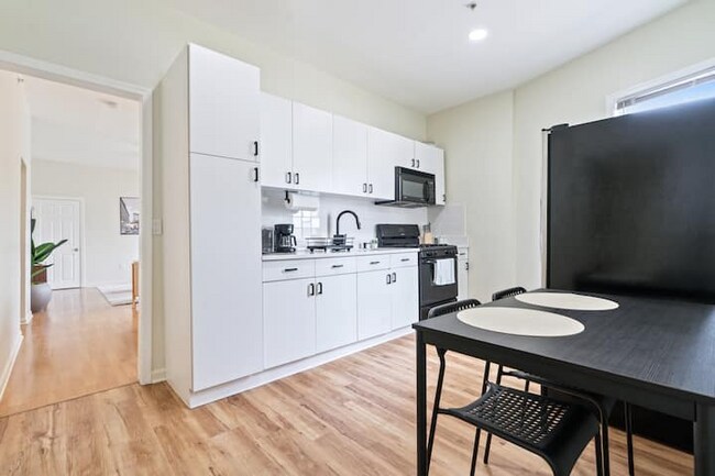 Foto del edificio - 1626 Union Turnpike