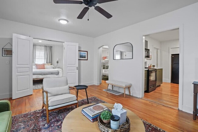 Building Photo - 603 2nd St S