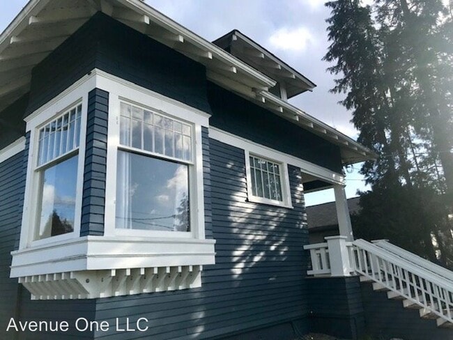 Building Photo - 5 br, 2 bath House - 3936 Woodlawn Ave. N.